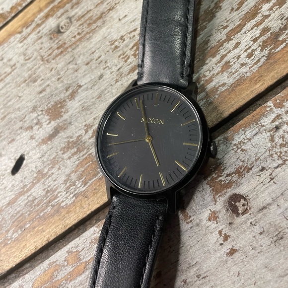 Nixon. Unisex Watch. Leather Band. - Picture 2 of 2